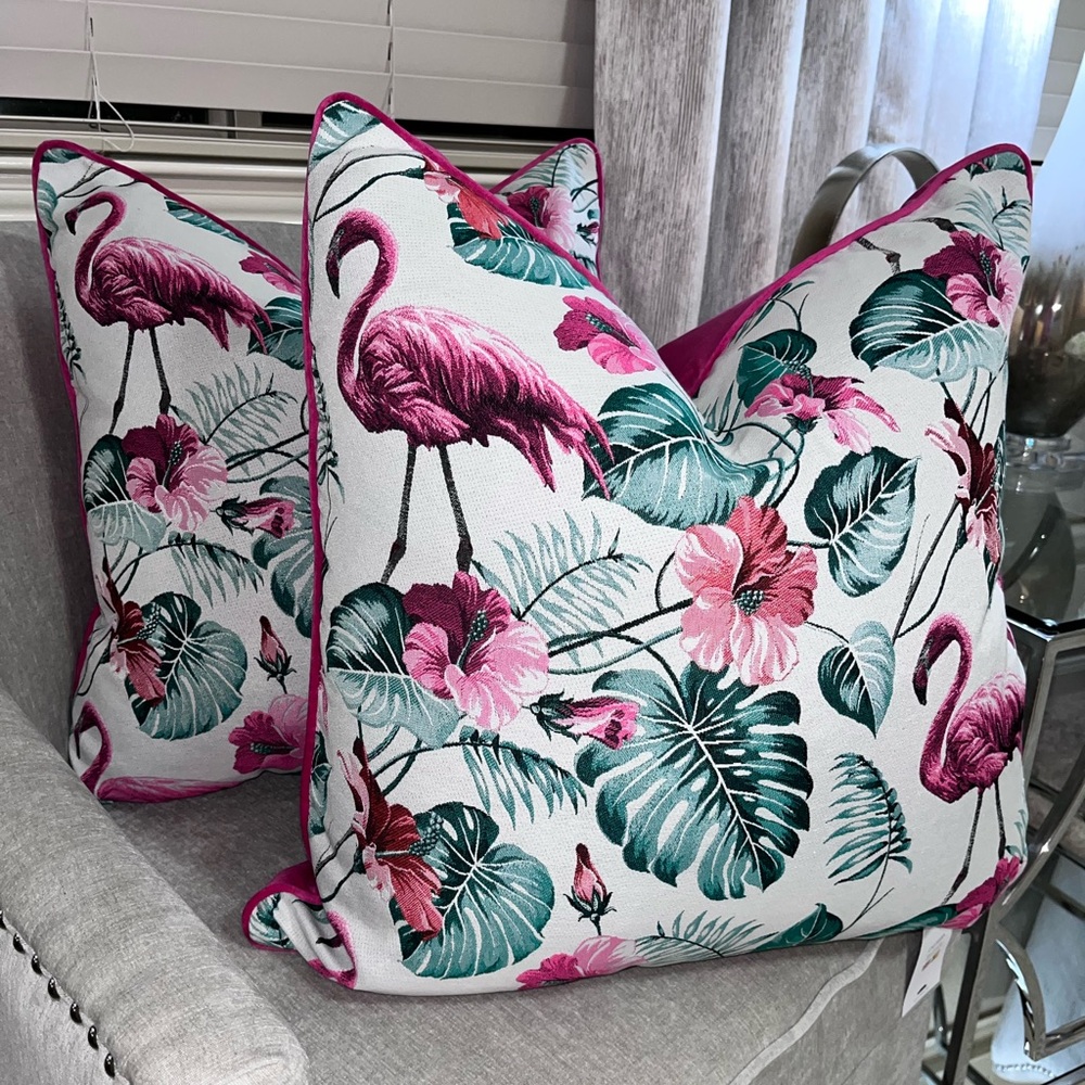 1-NWT CALDEIRA VELVET PINK FLAMINGO PALM DESIGN DECORATIVE PILLOWS